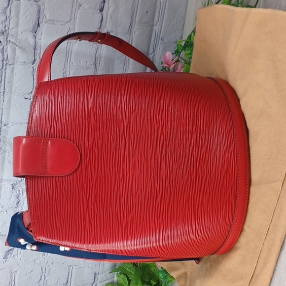 Louis Vuitton Cluny Red Epi Leather Shoulder Bag - Picture 7 of 16